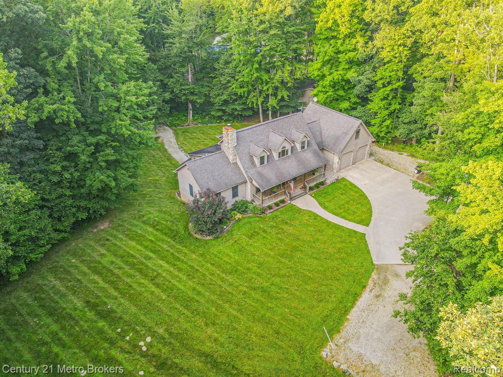 4191 Crystal Creek Estates, Lapeer, MI 48446 — Photo 2