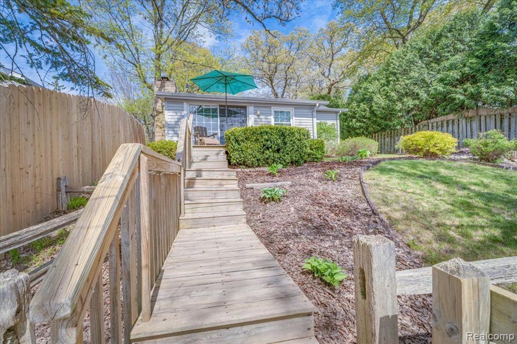 9055 CLINTON Street, Holly, MI 48442 — Photo 34