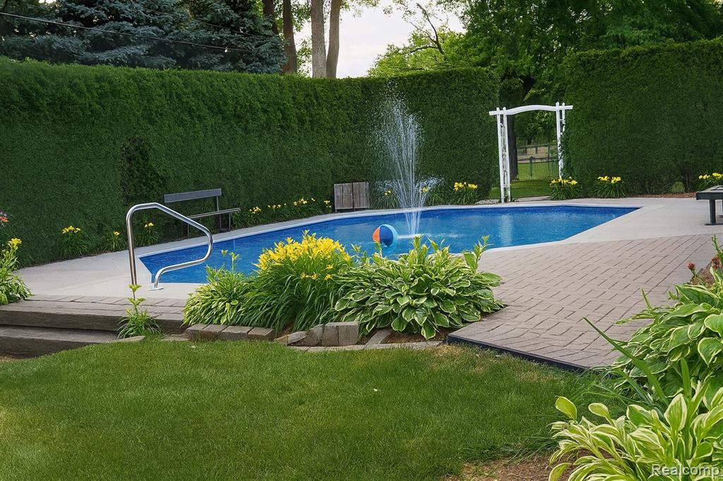 47501 Nita Drive, Shelby Twp, MI 48317 — Photo 30