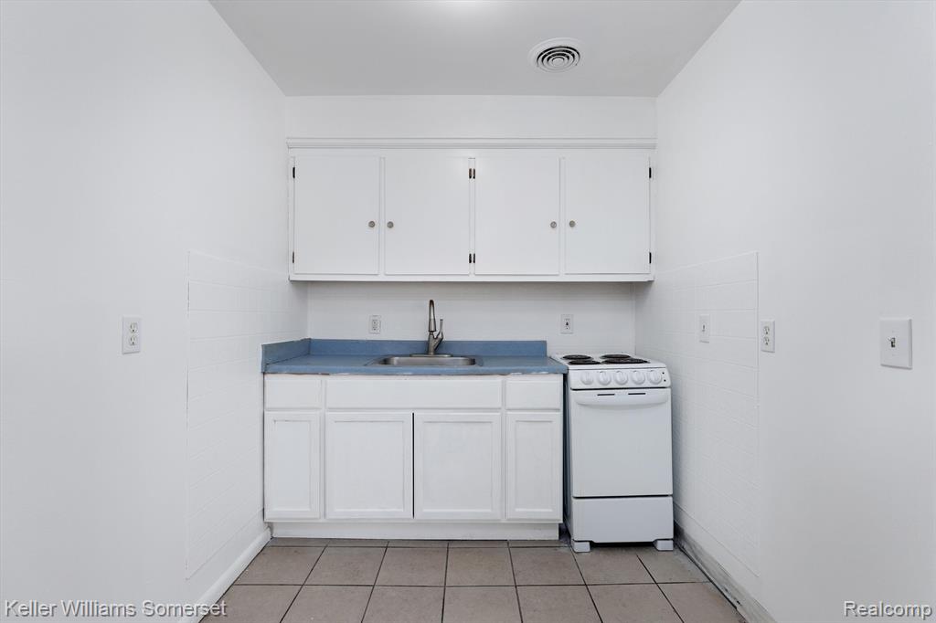 4470 E OUTER Drive, Detroit, MI 48234 — Photo 10