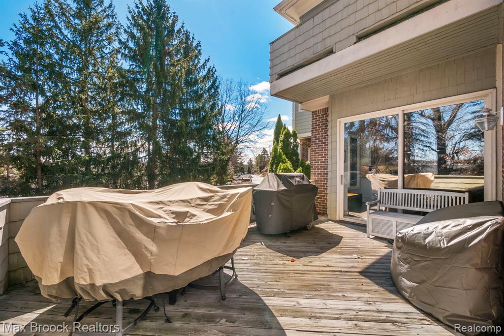 3828 PINE LAKE KNOLL Drive, West Bloomfield, MI 48324 — Photo 28