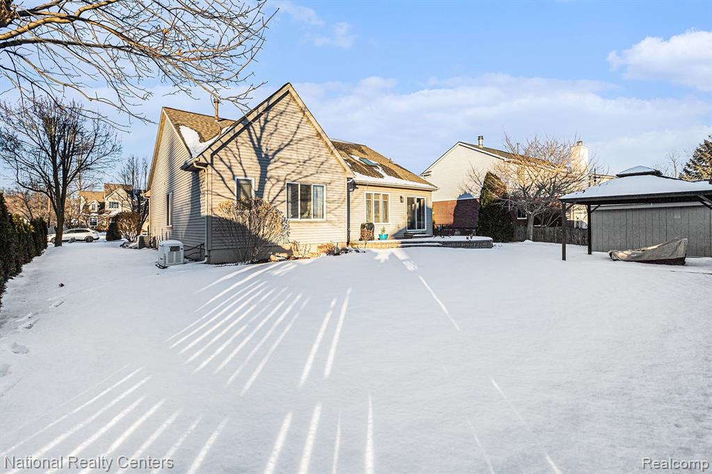 47115 Marina Drive, Van Buren, MI 48111 — Photo 24
