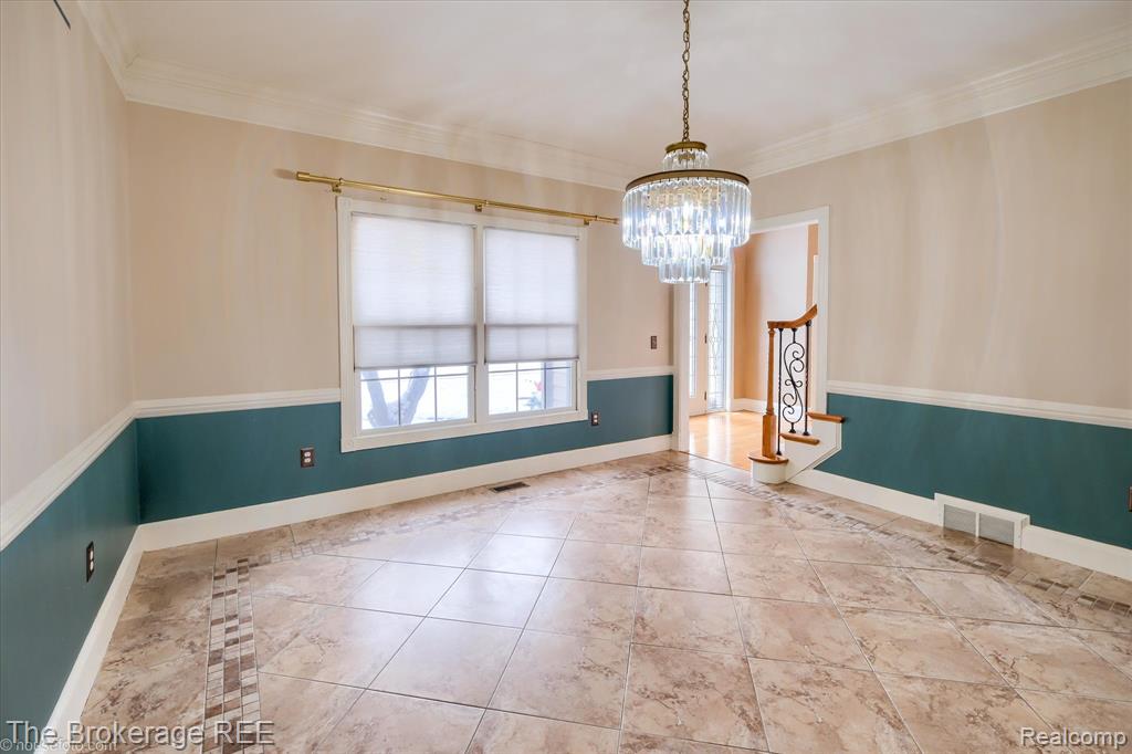 5475 Woodfield Parkway, Grand Blanc, MI 48439 — Photo 17