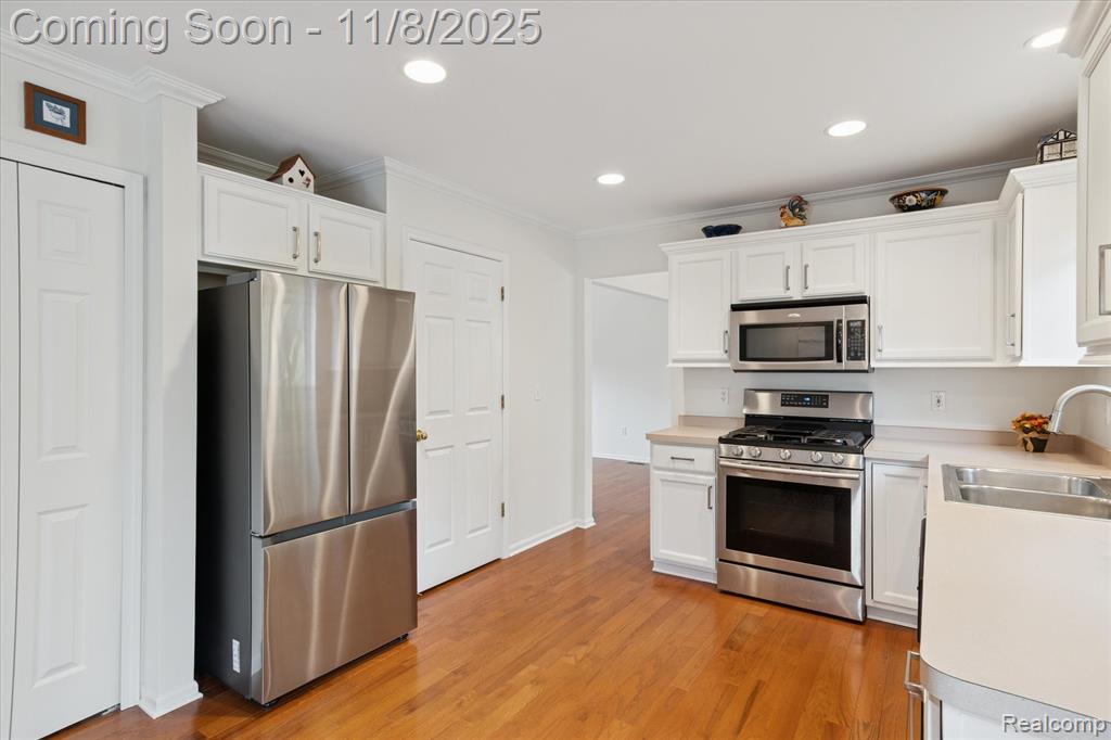 41130 Greystone Boulevard, Plymouth, MI 48170 — Photo 11