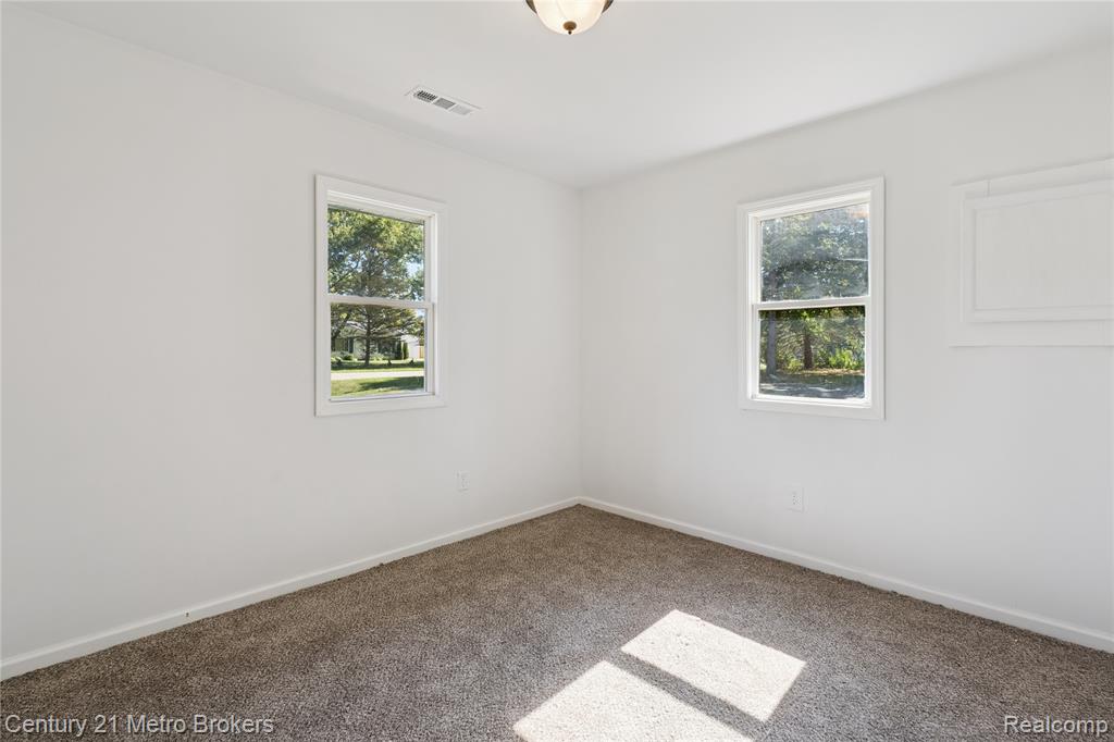 4379 Tillie Drive, Flint, MI 48504 — Photo 16