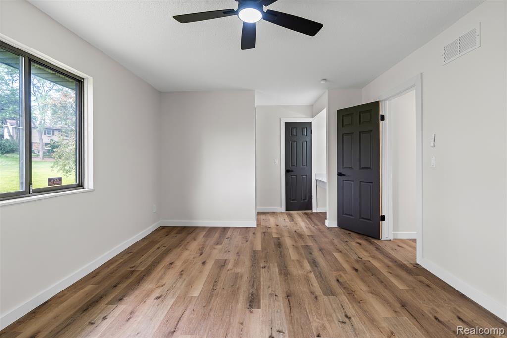507 Charing Cross Drive, Grand Blanc, MI 48439 — Photo 45