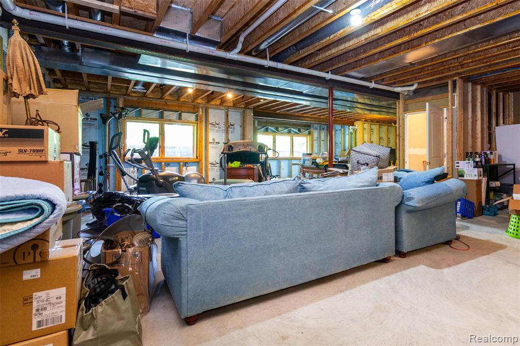 9887 Hadley Road, Clawson, MI 48348 — Photo 32