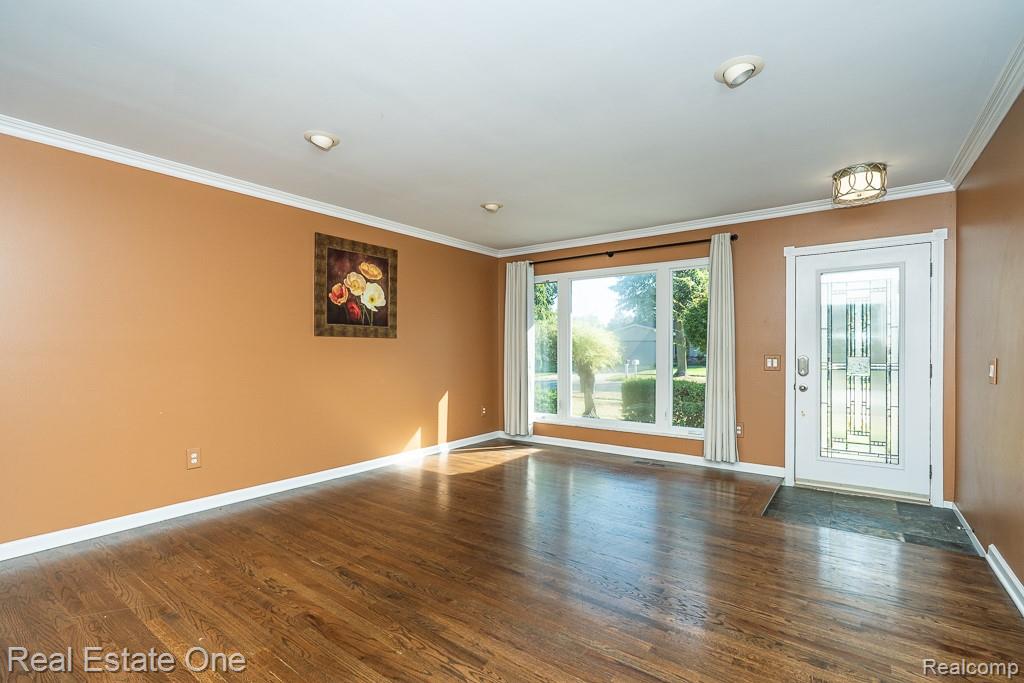 6621 Northpoint Drive, Troy, MI 48085 — Photo 18