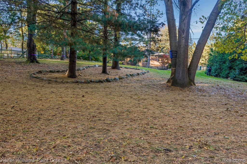 912 E Gunn Road, Rochester, MI 48306 — Photo 48