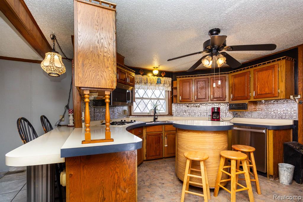 8200 Oakville Waltz Road, Belleville, MI 48111 — Photo 12