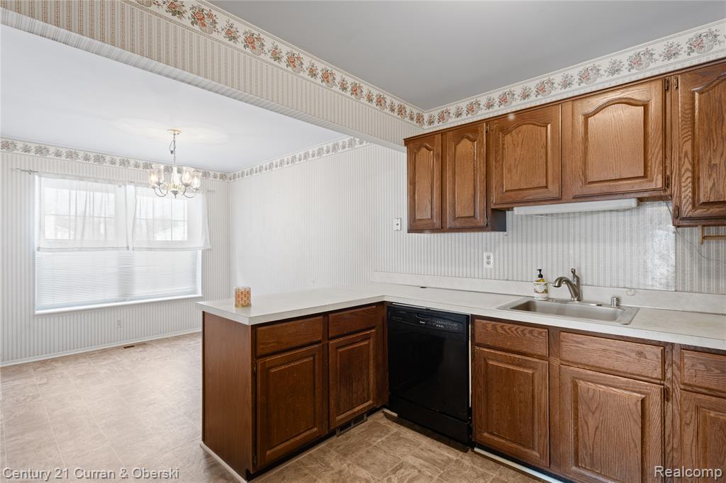 20918 W Glen Haven Circle, Novi, MI 48167 — Photo 14