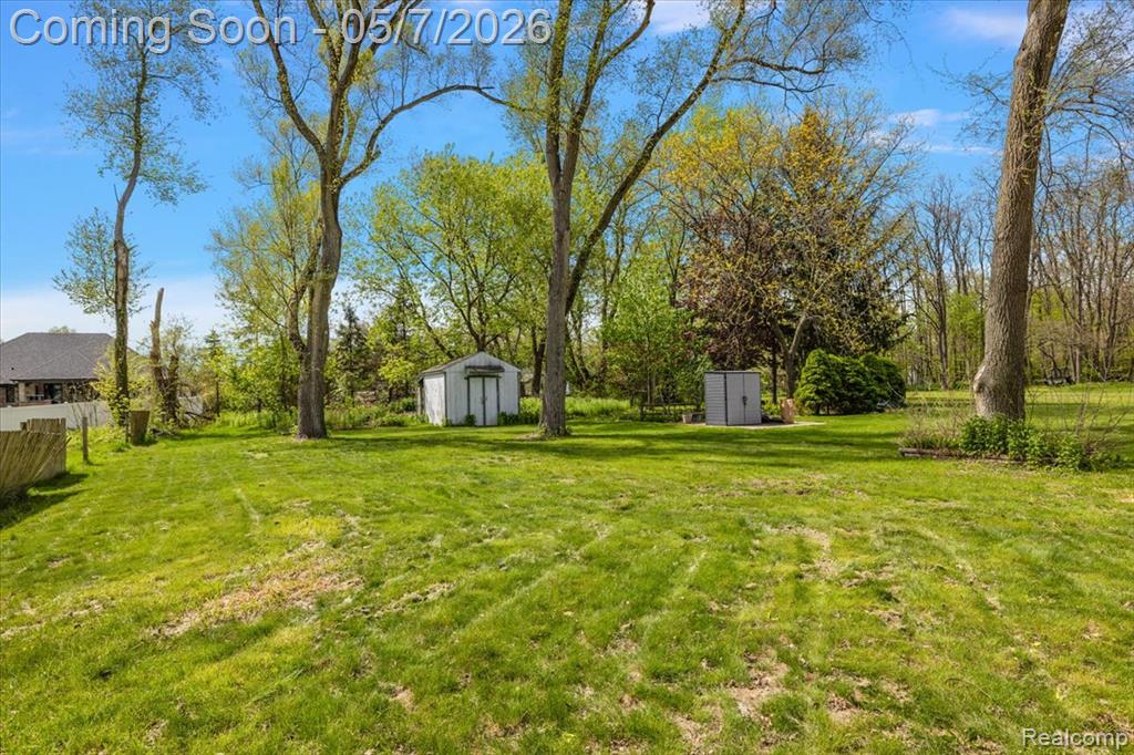 2795 Woodbury Street, Walled Lake, MI 48390 — Photo 37