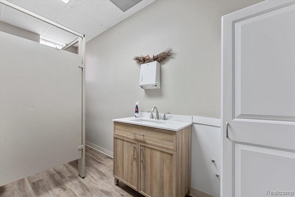 8840 Macomb Street, Grosse Ile, MI 48138 — Photo 15