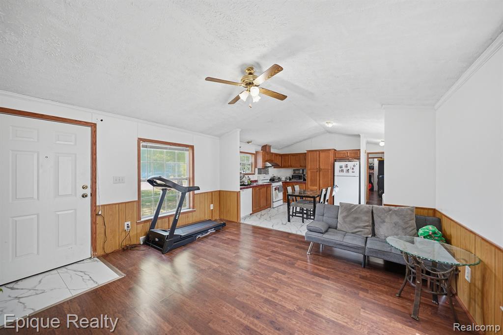 6255 Lake Drive, Augusta, MI 48197 — Photo 7