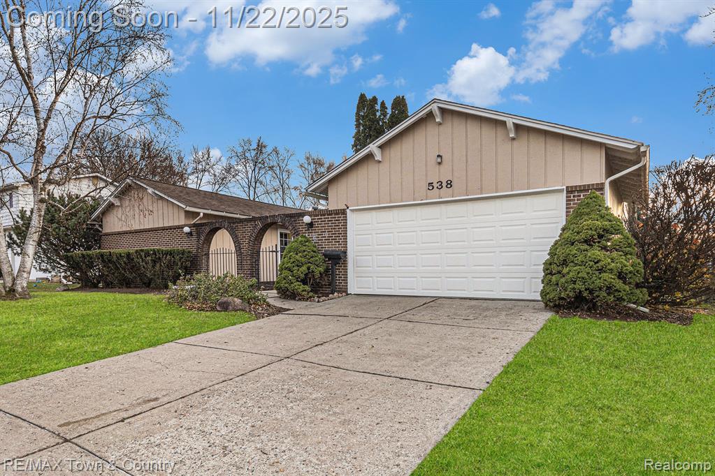 538 Autumn Drive, Flushing, MI 48433 — Photo 3