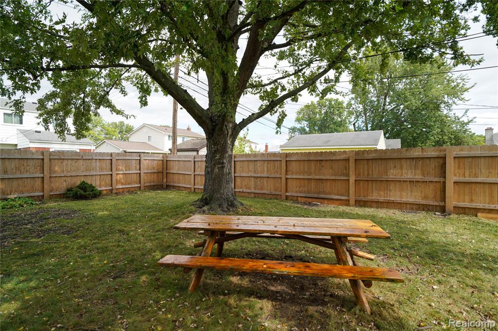 761 Tanglewood Drive, Madison Heights, MI 48071 — Photo 44