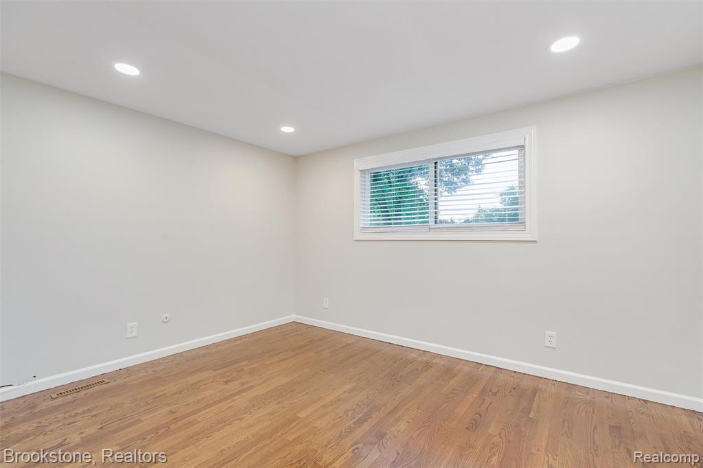 2784 Aldgate Drive, Bloomfield Hills, MI 48304 — Photo 33