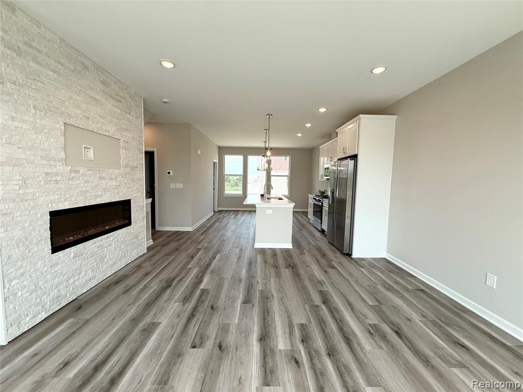 56043 Madison Ln, New Hudson, MI 48165 — Photo 3