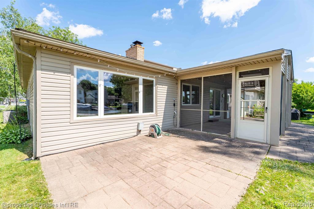 1700 MADDY Lane, Keego Harbor, MI 48320 — Photo 43