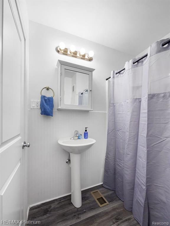 415 E SIBLEY Street, Howell, MI 48843 — Photo 13