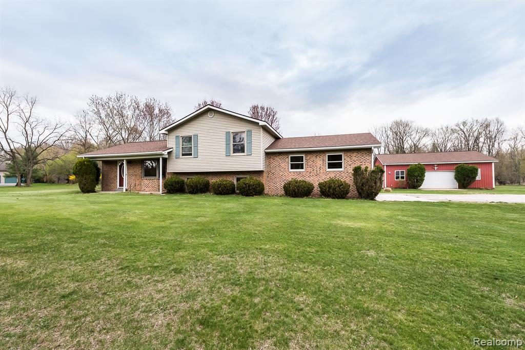 3672 W NORTH TERRITORIAL Road, Whitmore Lake, MI 48189 — front exterior