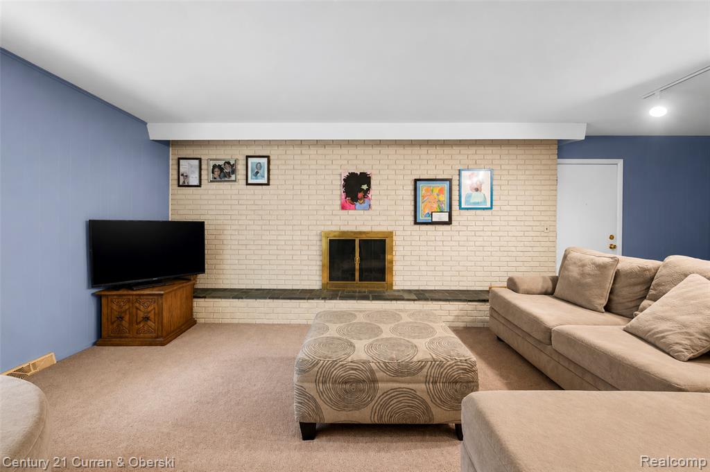 4652 Patrick Road, West Bloomfield, MI — Photo 18