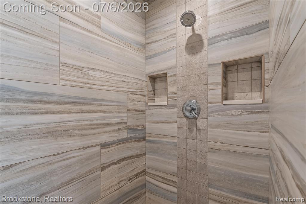 5458 Boulderwood Ridge, Clawson, MI 48348 — Photo 33