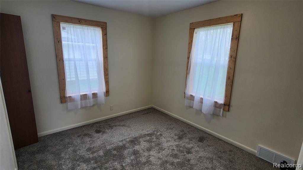 1233 W Coldwater Road, Flint, MI 48505 — Photo 12