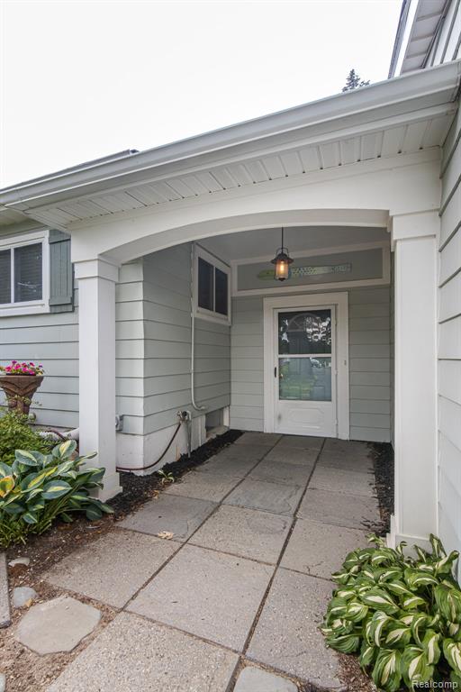 8701 Sherwood Drive, Davisburg, MI 48350 — Photo 6