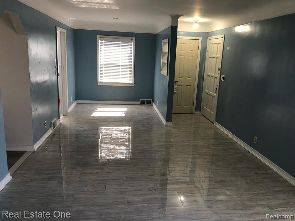 6046 ROSEMONT Avenue, Detroit, MI 48228 — Photo 2