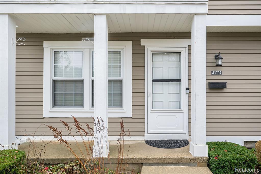 41712 Onaway Drive, Northville, MI 48167 — Photo 2