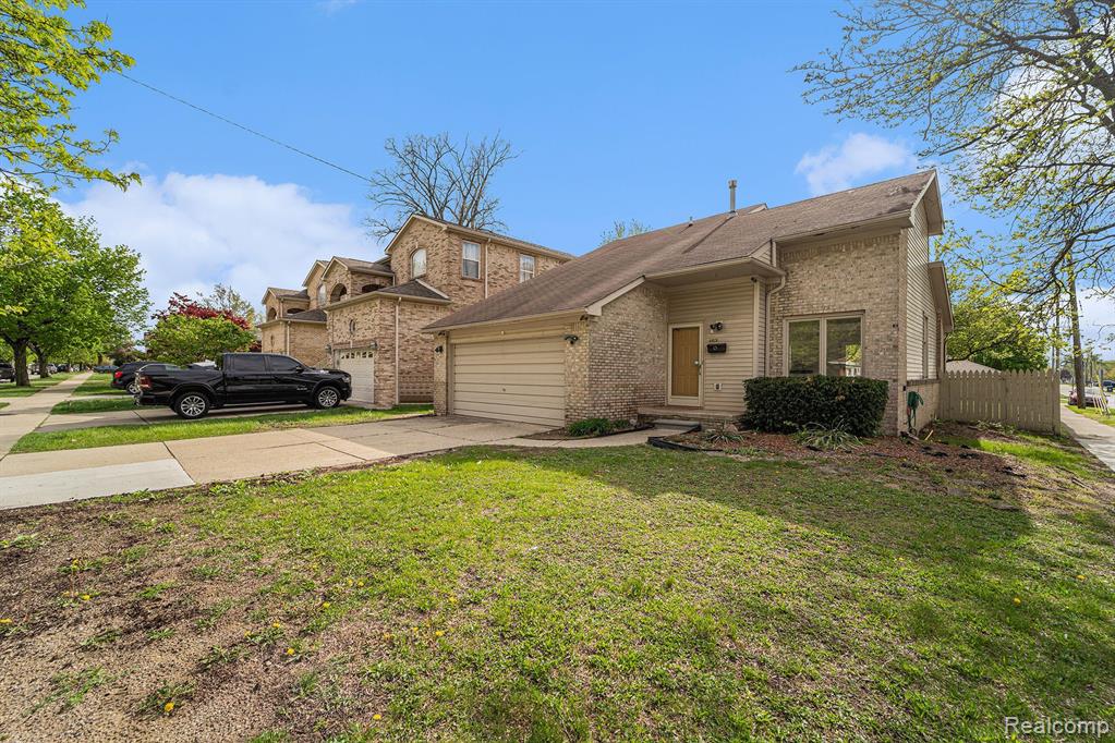 6075 N VERNON Street, Dearborn Heights, MI 48127 — Photo 2