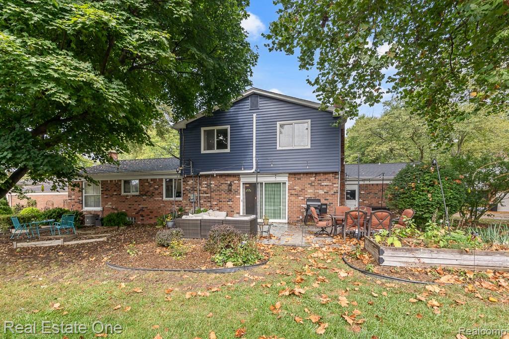4203 Sugar Grove Court, Troy, MI 48098 — Photo 40