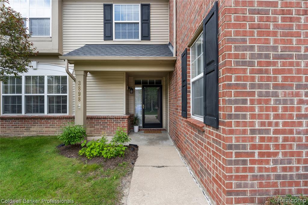3898 Radcliff Drive, 129, Canton, MI 48188 — Photo 5