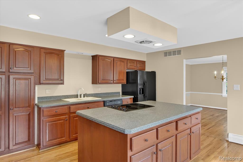 5447 Lahser Road, Bloomfield Hills, MI 48304 — Photo 16