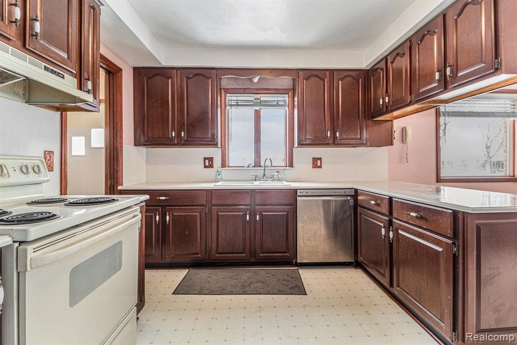 4402 Roosevelt Boulevard, Dearborn Heights, MI 48125 — Photo 12