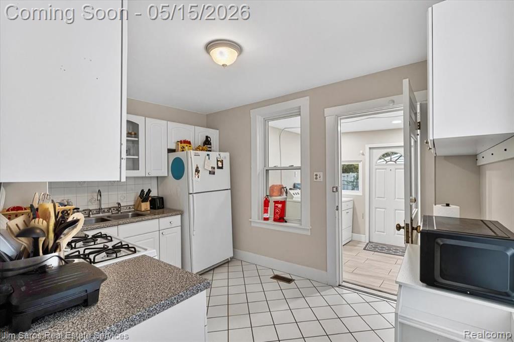 124 Muir Road, Grosse Pointe Farms, MI 48236 — Photo 11