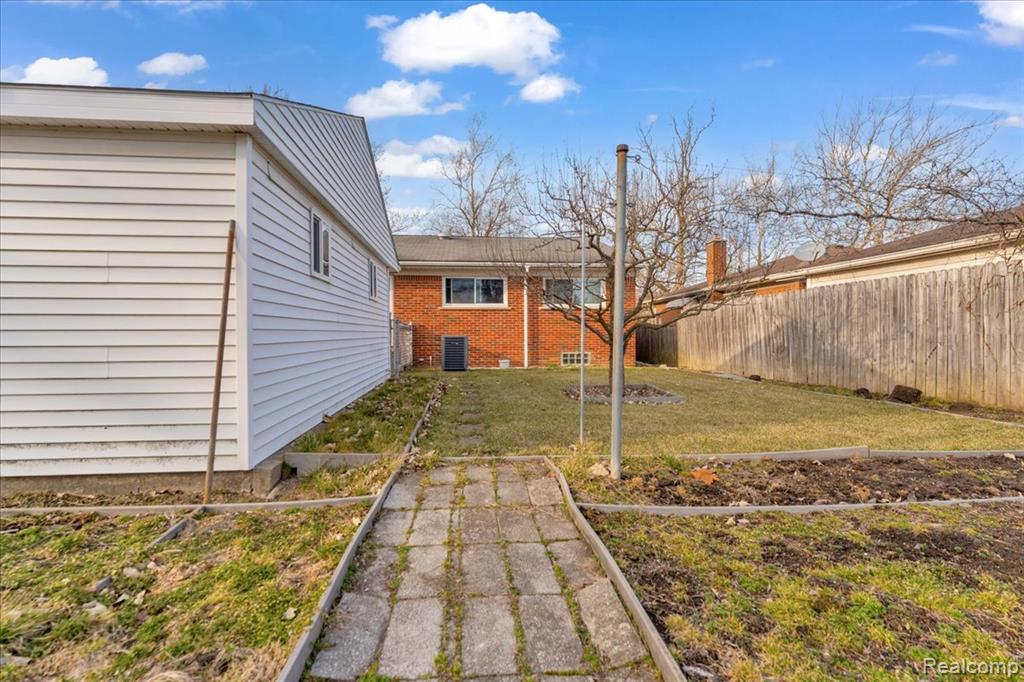 25615 Tireman Street, Dearborn Heights, MI 48127 — Photo 31
