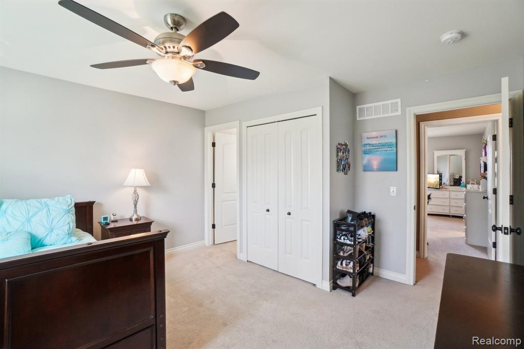 61223 BURNINGWOOD Drive, Washington, MI — Photo 29