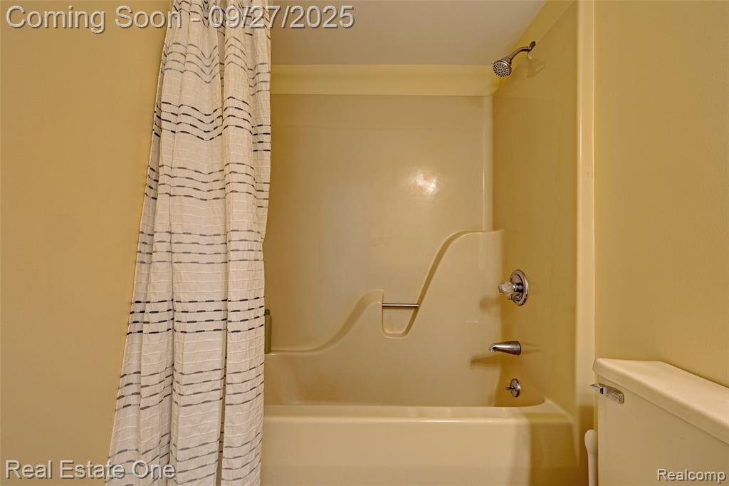 90 Crescent Hill Drive, Ortonville, MI 48462 — Photo 37