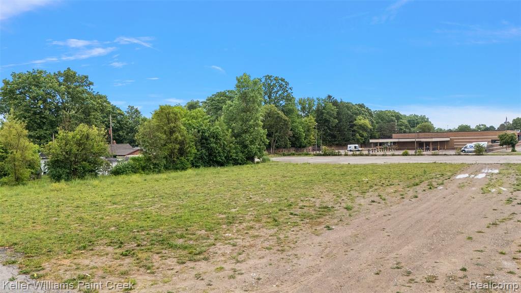 4403 Davison Road, Burton, MI 48509