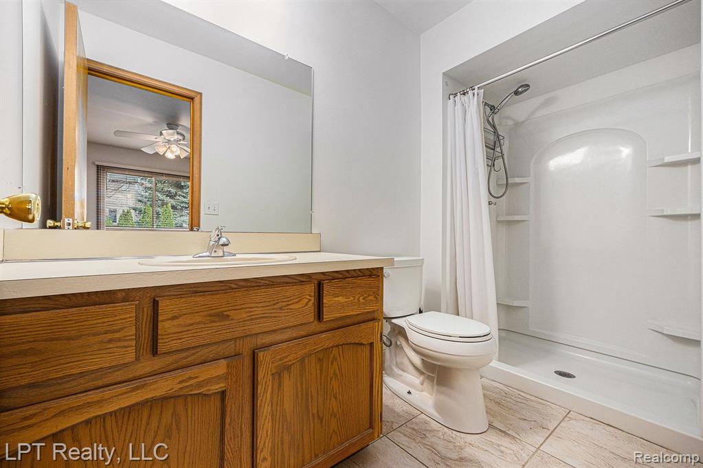 61867 WOODFIELD Way, Washington, MI — Photo 20