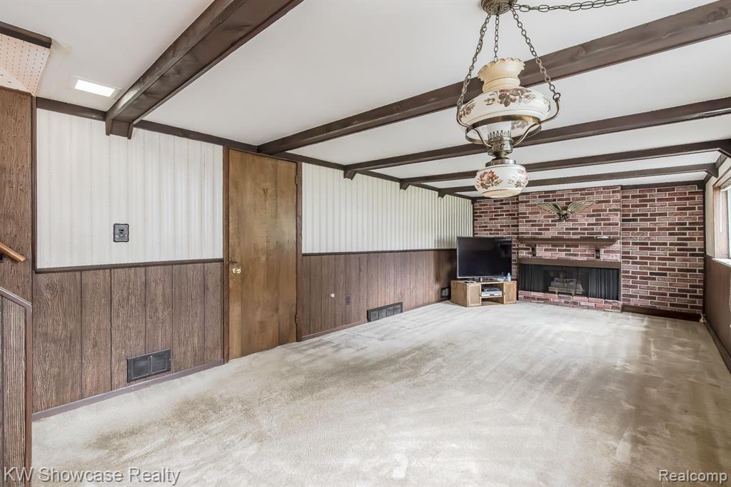 841 DRIBURG Drive, Commerce Twp, MI 48390 — Photo 19