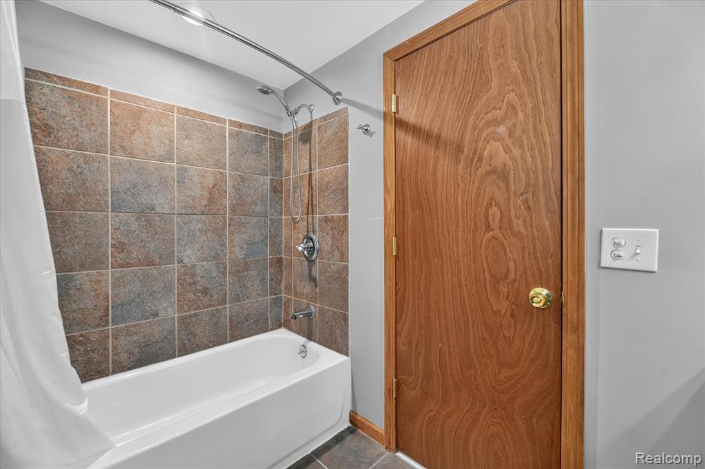 423 Sunset, White Lake, MI 48383 — Photo 27
