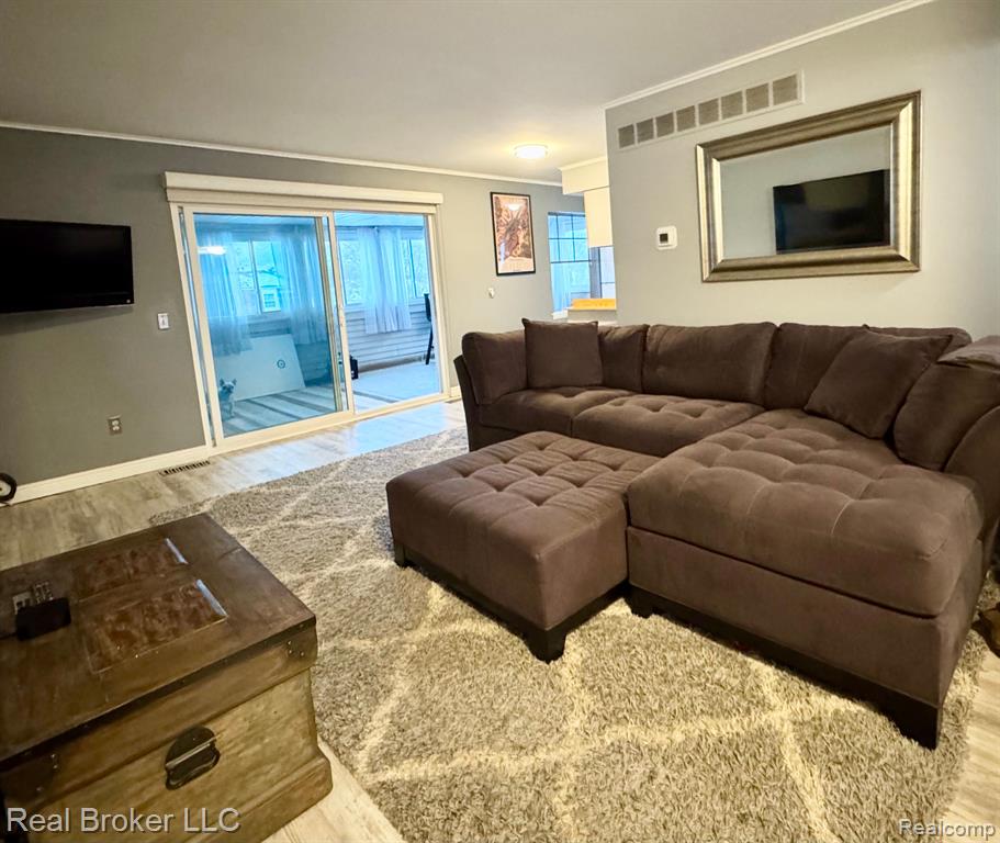 236 AQUEDUCT Drive, 81, Walled Lake, MI 48390 — Photo 4