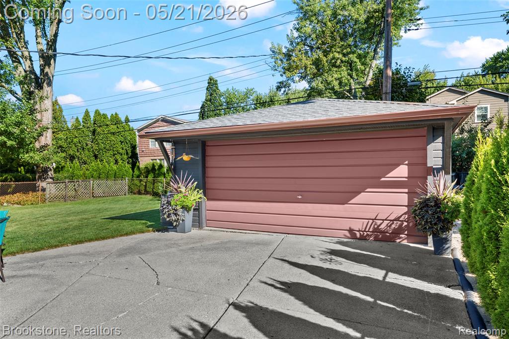 18474 Beverly Road, Beverly Hills, MI 48025 — Photo 38