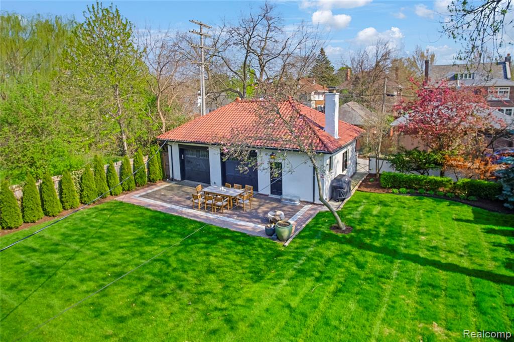841 W Boston Boulevard - Photo 5