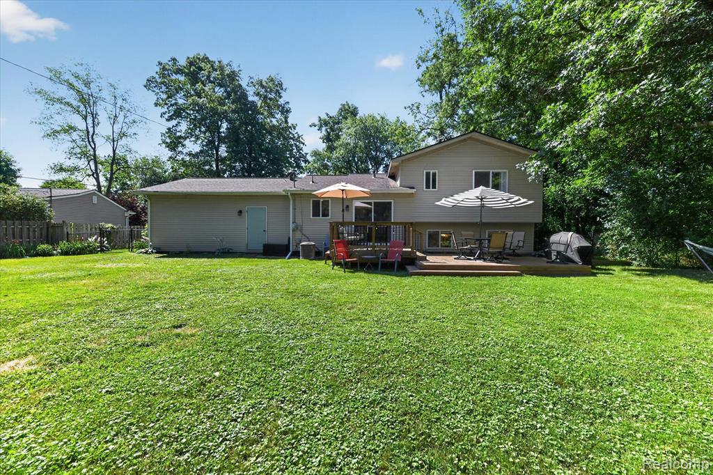 554 Bluewater Drive, Holly, MI 48442 — Photo 5