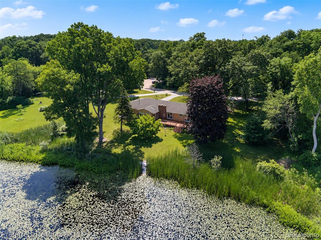 5524 Lawrence Court, Pinckney, MI 48169 — Photo 47