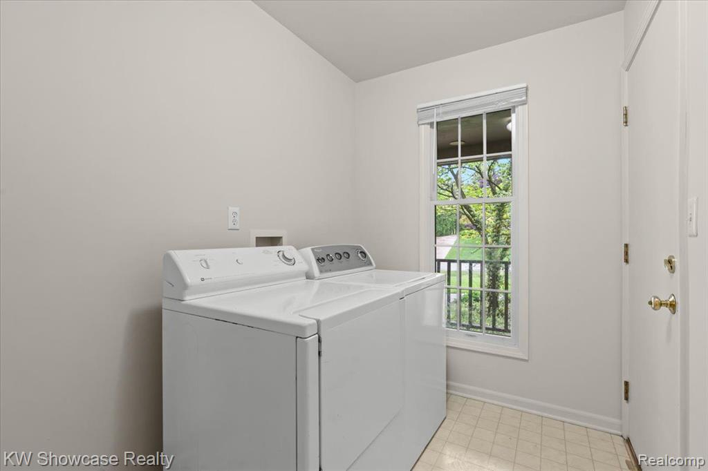 4870 LYTHAM Lane, Ann Arbor, MI 48103 — Photo 18